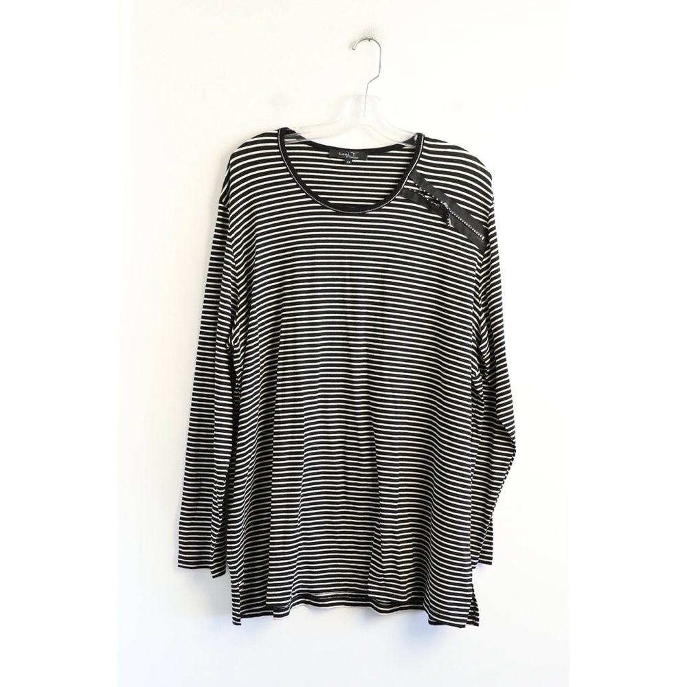 Toni T Plus Top black striped print 22 stretch tunic comfy decorative zipper